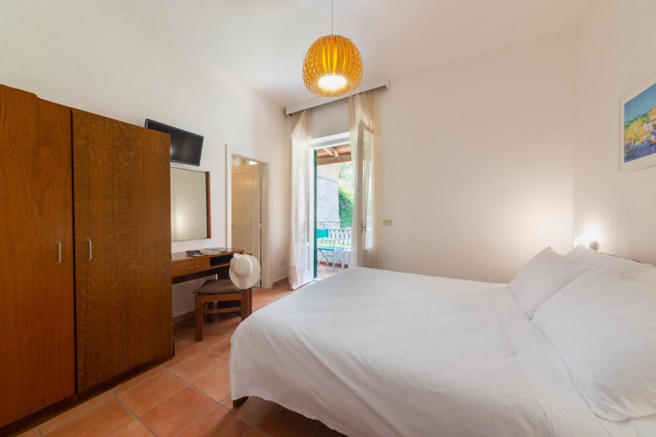 Villa Bina Sea Hotel Sant'Angelo  Экстерьер фото