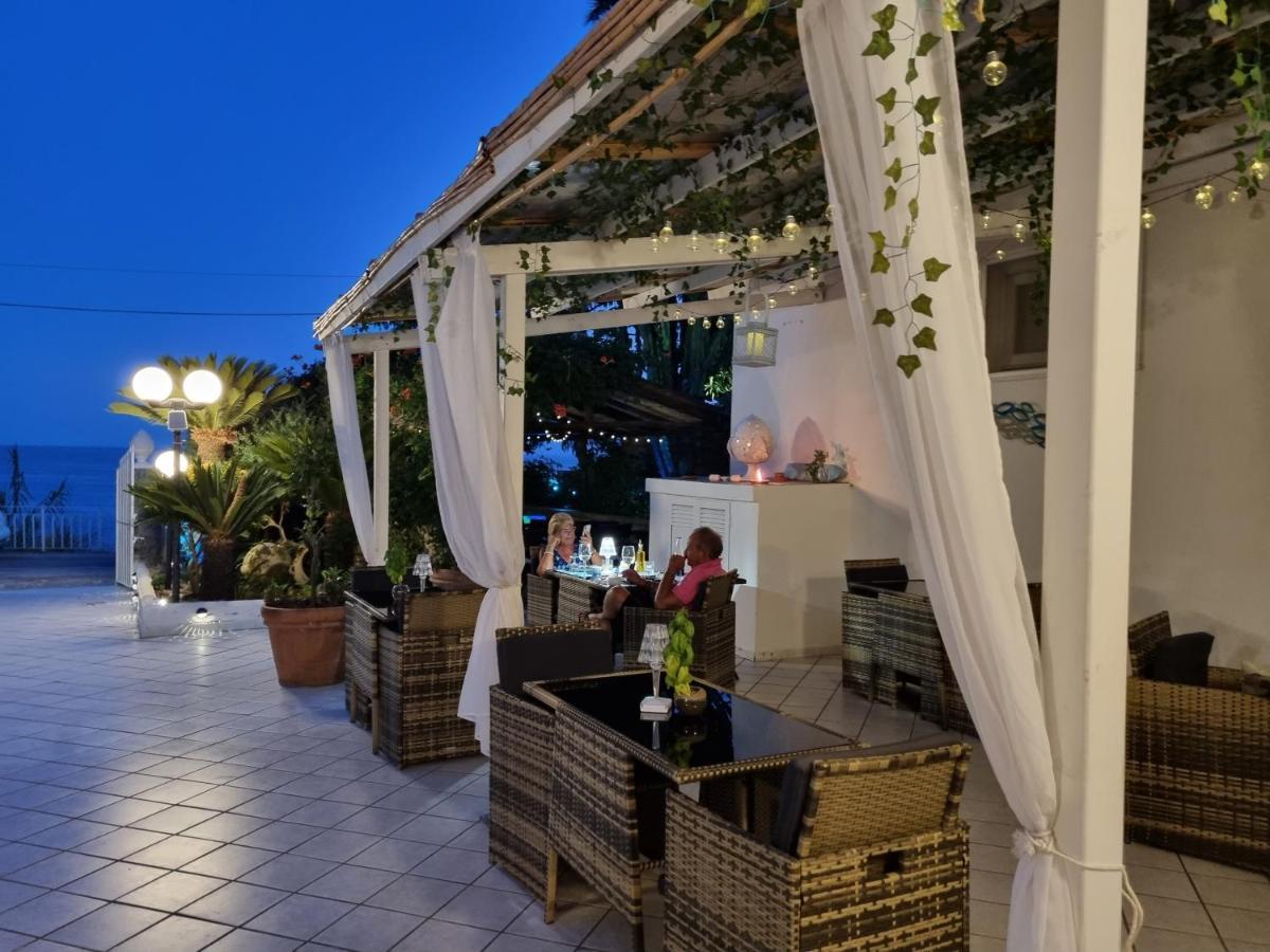 Villa Bina Sea Hotel Sant'Angelo  Экстерьер фото