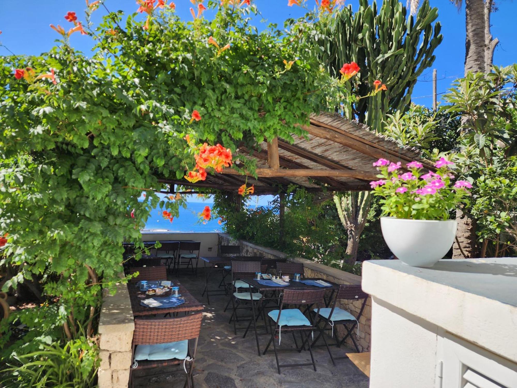 Villa Bina Sea Hotel Sant'Angelo  Экстерьер фото